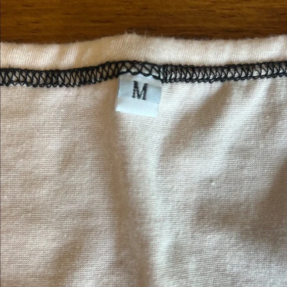 Elegant Cream V-Neck Tee with Pocket - Picture 2 of 2